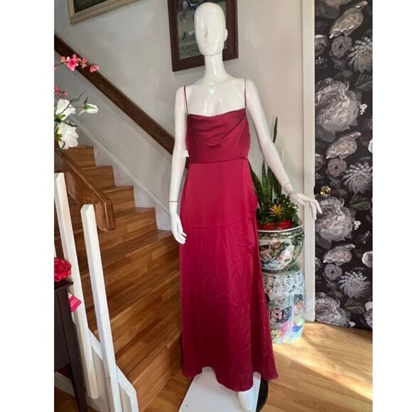 Fame and Partners
The Rosabel Dress - Picture 6 of 9